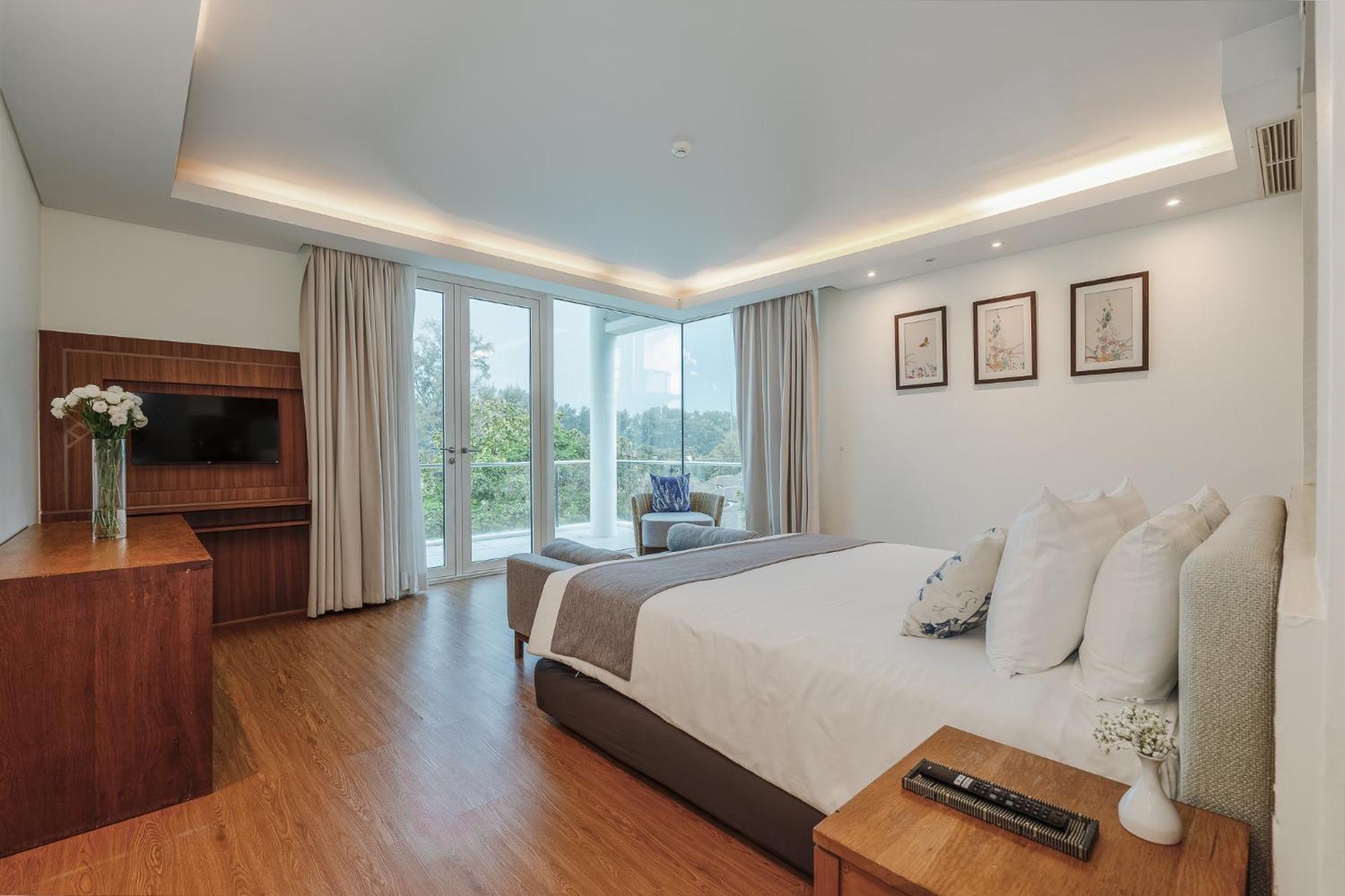 スプラッシュ ビーチ リゾート マイ カオ プーケット【SHA Plus+認定】 マイカオビーチ エクステリア 写真 A bedroom at the hotel