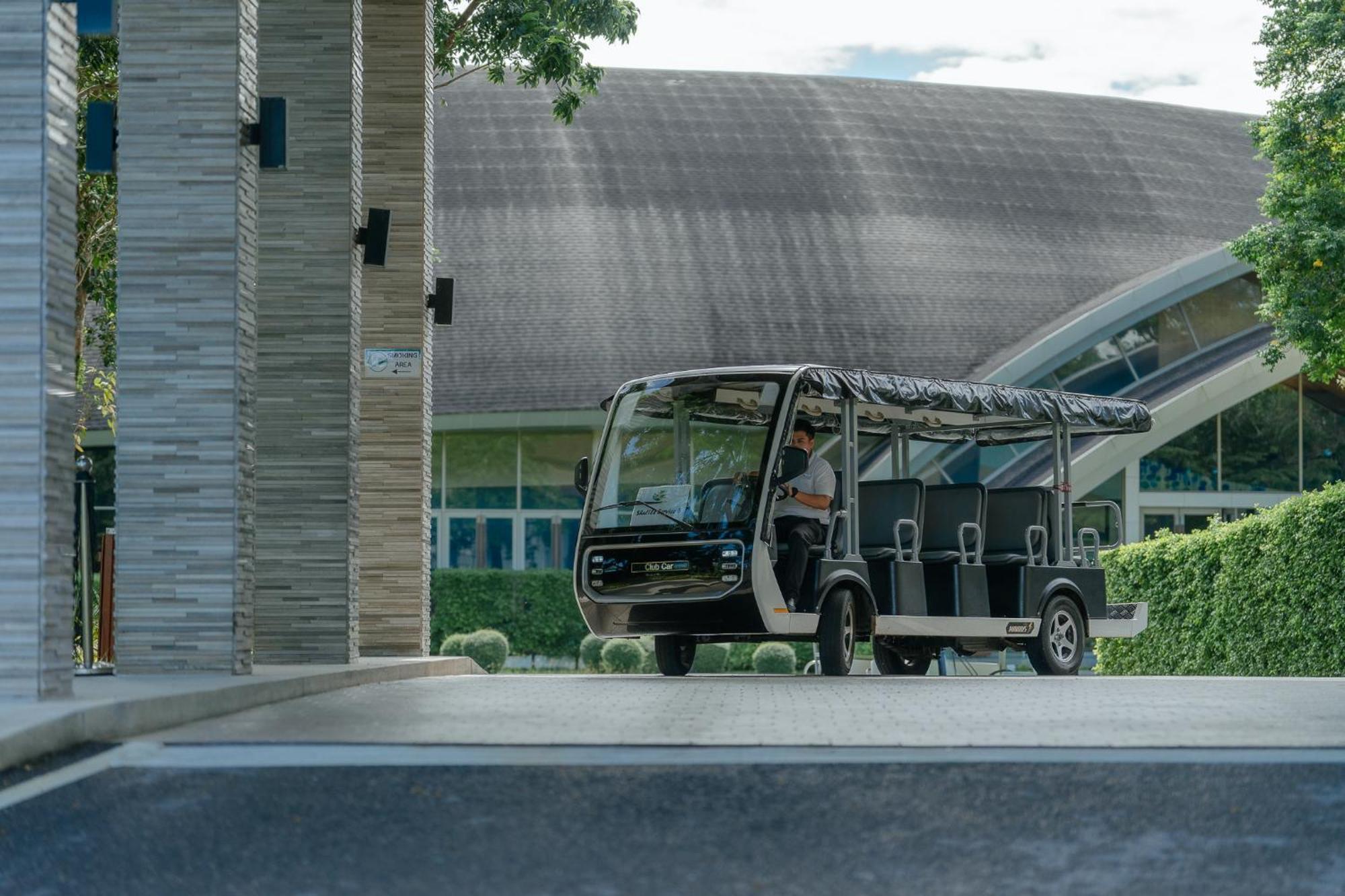 スプラッシュ ビーチ リゾート マイ カオ プーケット【SHA Plus+認定】 マイカオビーチ エクステリア 写真 The M-VLR